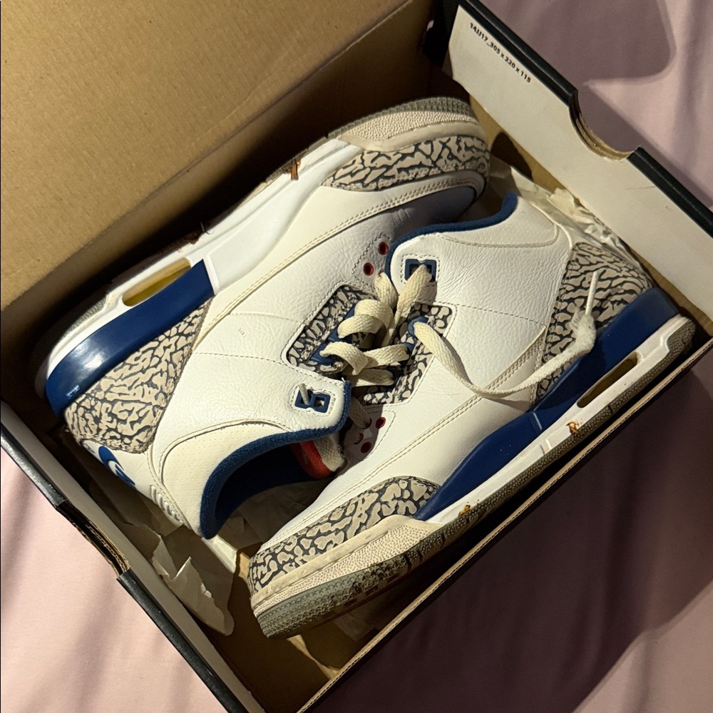 Air Jordan 3 Retro OG in True Blue